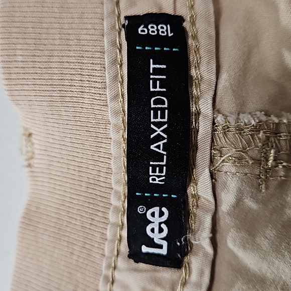 LEE relaxed fit khaki shorts - Picture 3 of 12